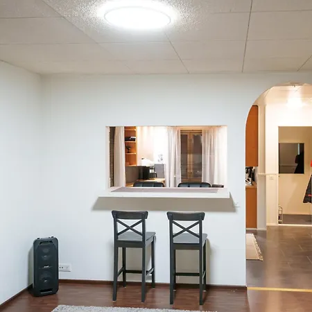 Semesterbostad Charming House Near The *