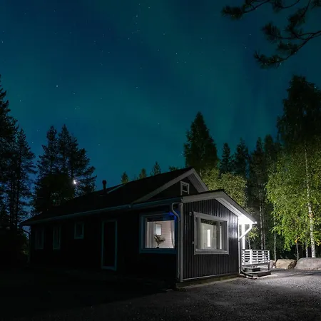 Semesterbostad Charming House Near The