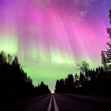 Semesterbostad Charming House Near The *