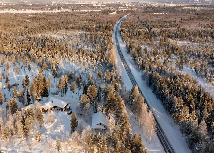 Дом отдыха Charming House Near The