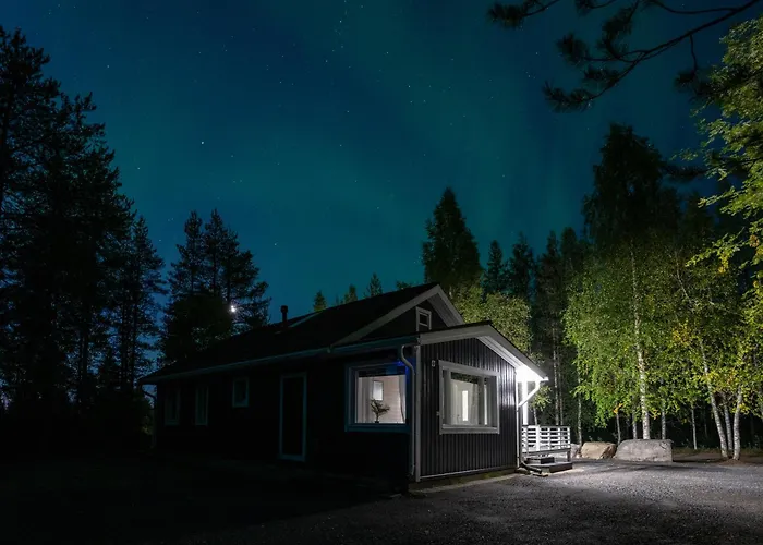 Дом отдыха Charming House Near The