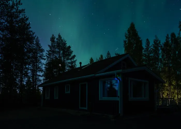 Дом отдыха Charming House Near The