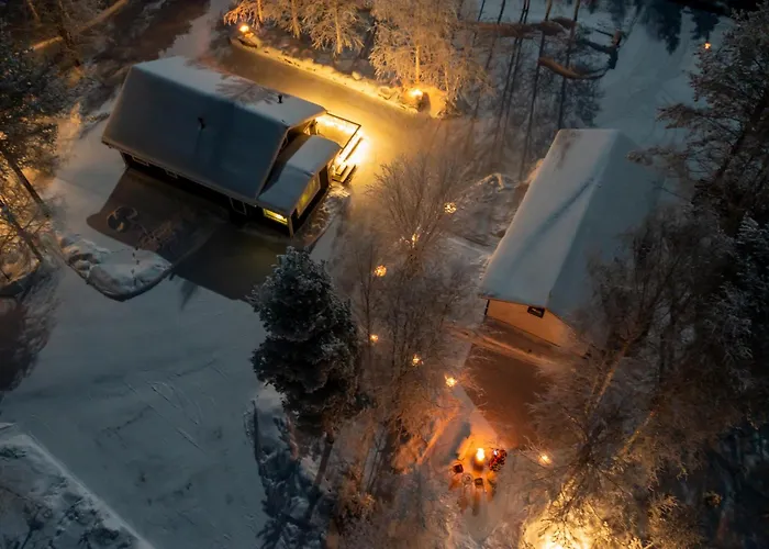 Дом отдыха Charming House Near The